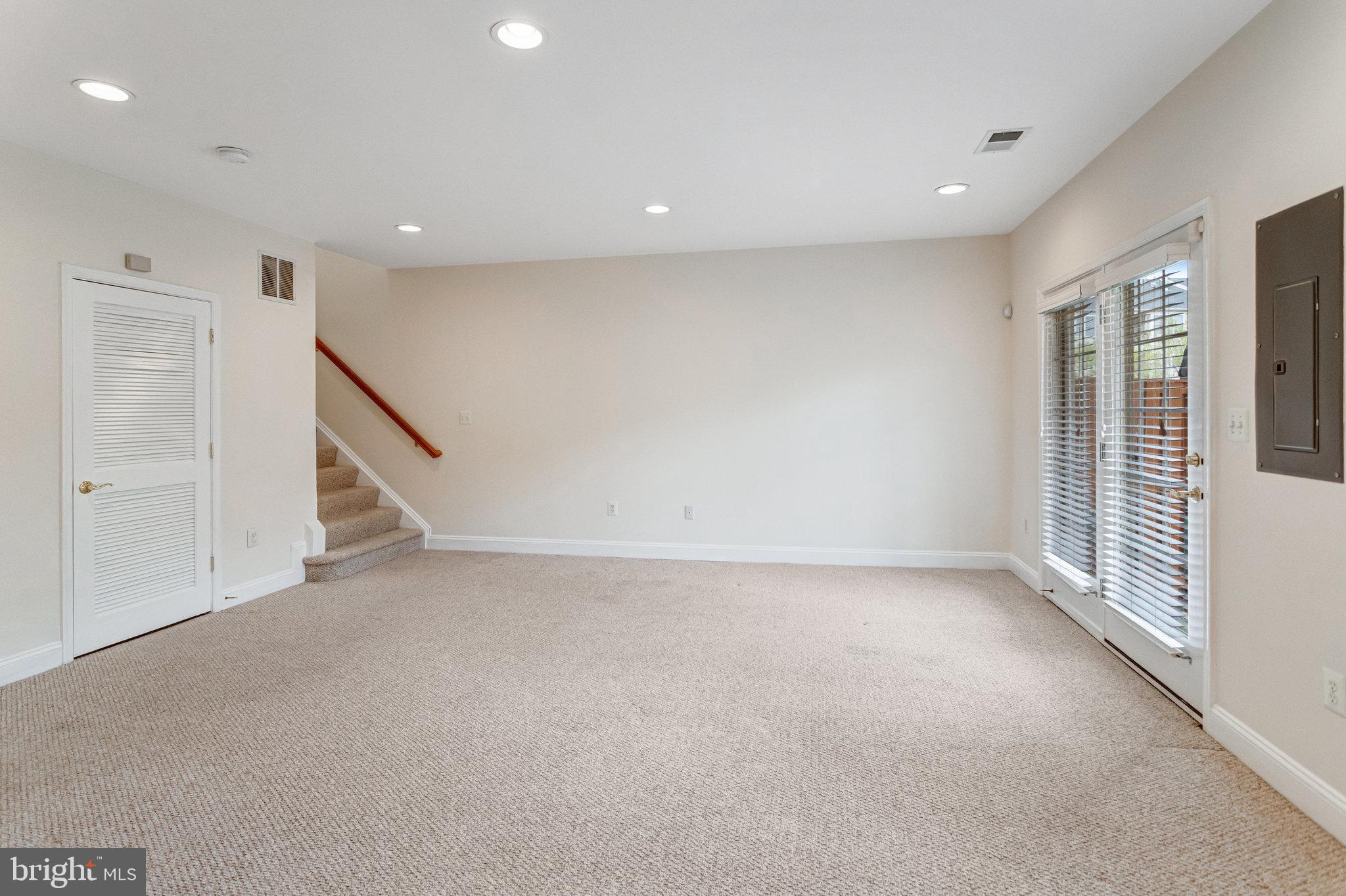 25804 Commons Square Chantilly, VA 20152 - Photo 33 of 48 a view of an empty room with a window