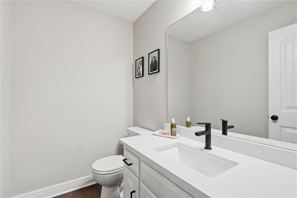 2236 Southwest HawkView Road Lee's Summit, MO 64082 - Photo 16 of 44