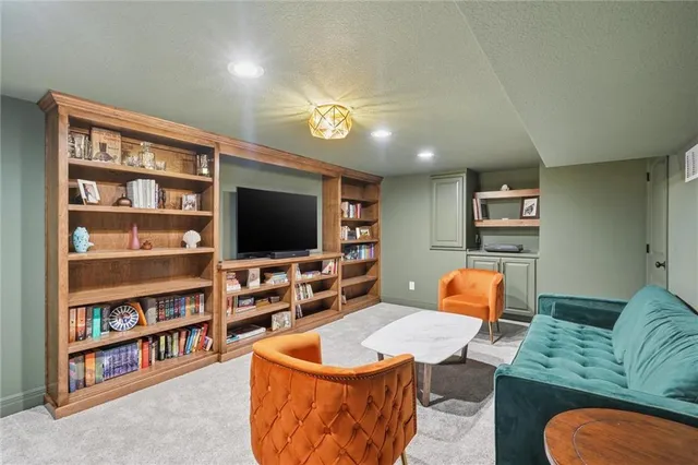 $520,000 | 2236 Southwest HawkView Road, Lee's Summit, MO 64082