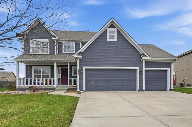 $499,000 | 2236 Southwest HawkView Road, Lee's Summit, MO 64082