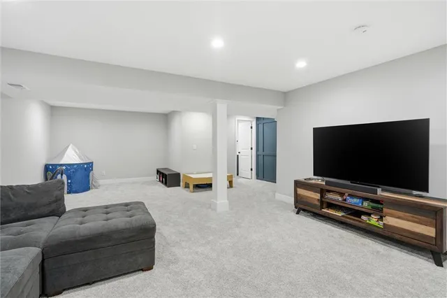 $520,000 | 2236 Southwest HawkView Road, Lee's Summit, MO 64082