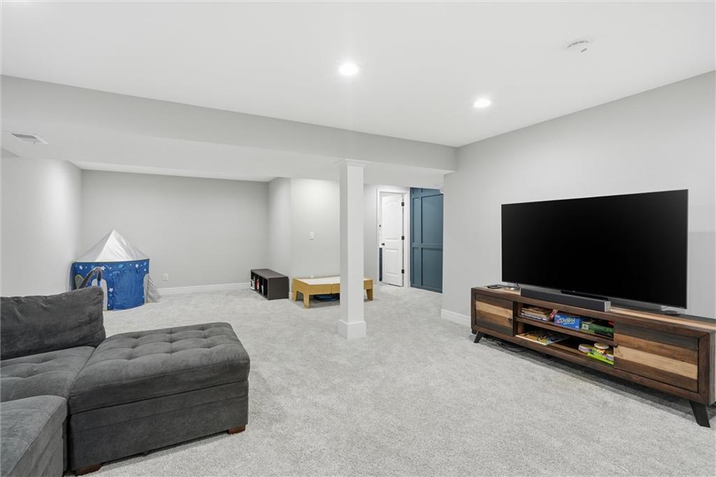 2236 Southwest HawkView Road Lee's Summit, MO 64082 - Photo 32 of 44