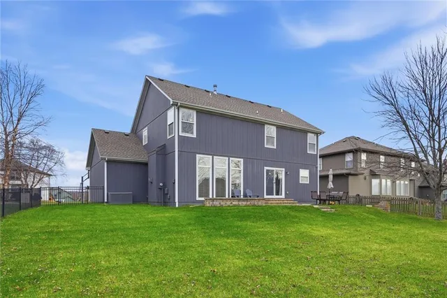 $520,000 | 2236 Southwest HawkView Road, Lee's Summit, MO 64082