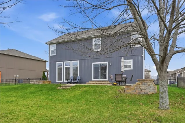 $520,000 | 2236 Southwest HawkView Road, Lee's Summit, MO 64082