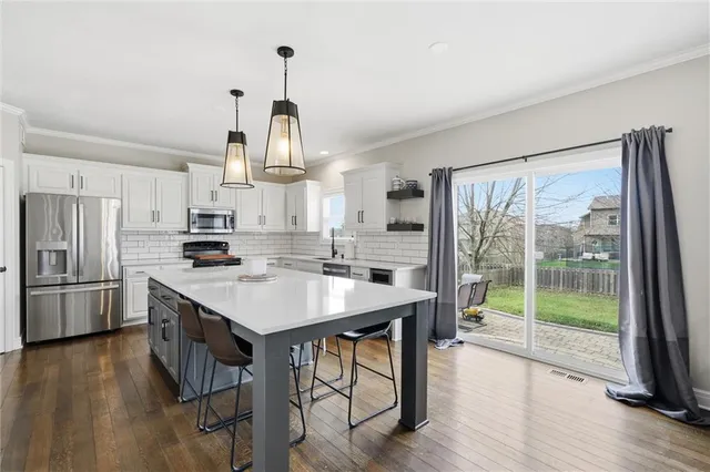 $499,000 | 2236 Southwest HawkView Road, Lee's Summit, MO 64082