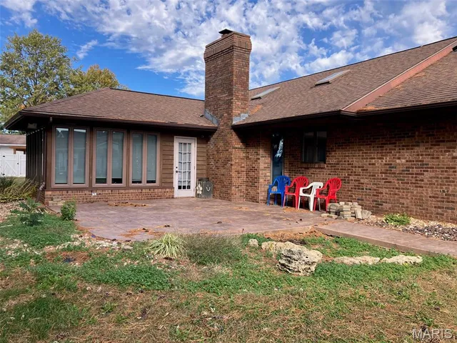 $350,000 | 1251 Sunset Drive, Breese, IL 62230