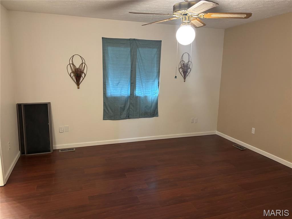 1251 Sunset Drive Breese, IL 62230 - Photo 5 of 17