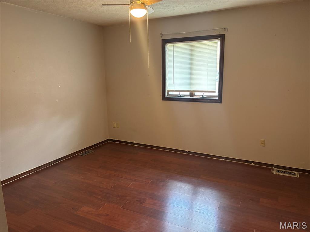 1251 Sunset Drive Breese, IL 62230 - Photo 8 of 17