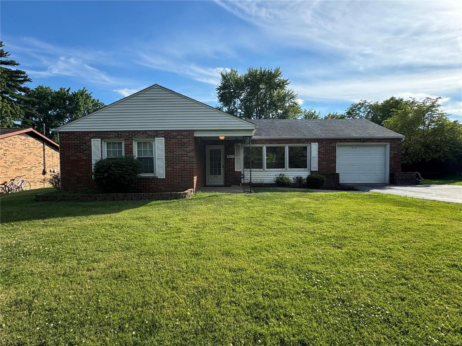 212 Blue Ridge Drive Belleville, IL 62223 - Photo 1 of 16 Gallery Image 1
