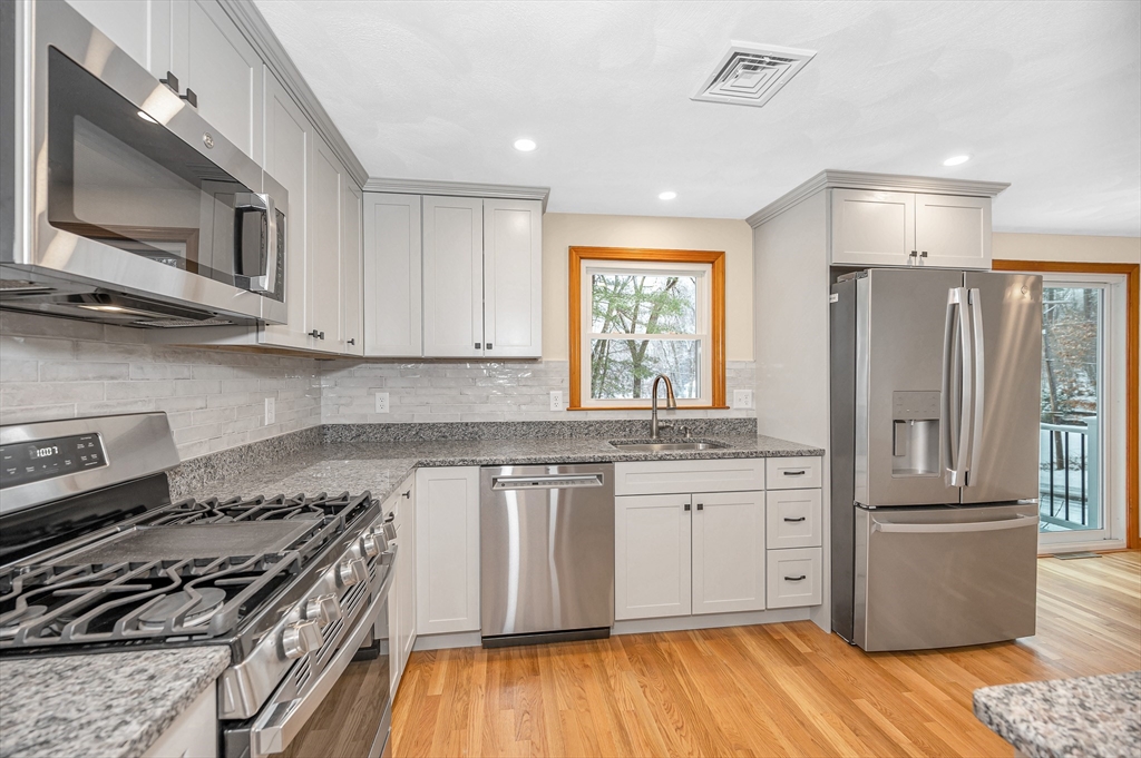 23 Meade Road Billerica, MA 01821 - Photo 12 of 42 Gallery Image 12