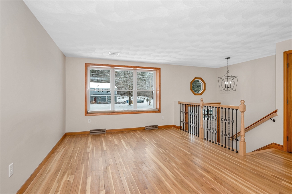 23 Meade Road Billerica, MA 01821 - Photo 3 of 42 Gallery Image 3