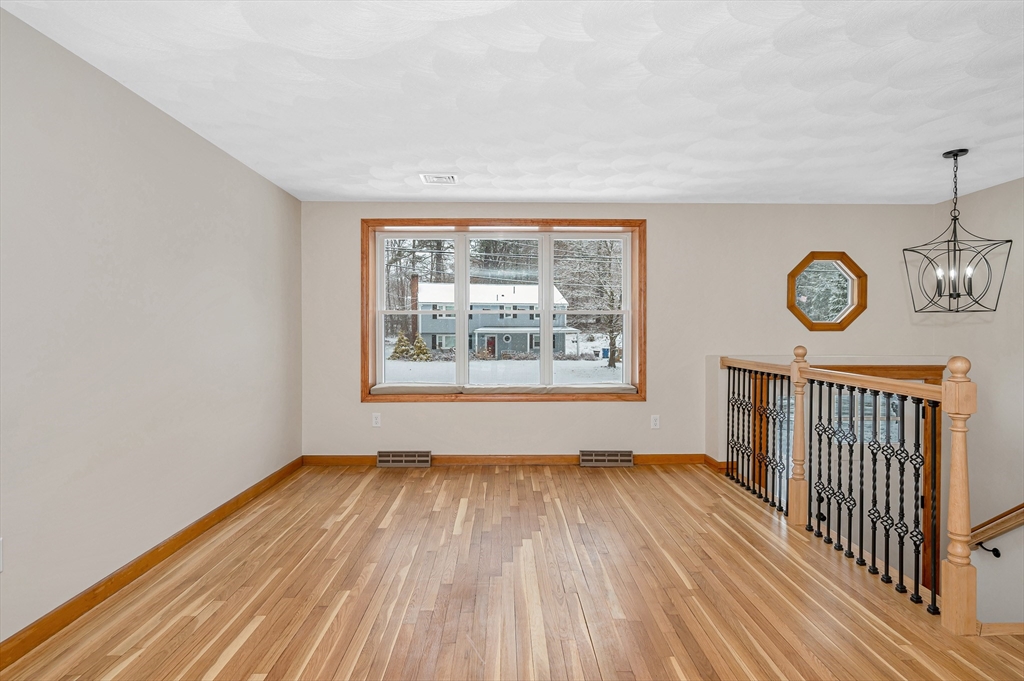 23 Meade Road Billerica, MA 01821 - Photo 4 of 42 Gallery Image 4
