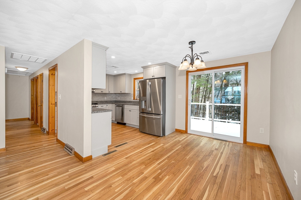 23 Meade Road Billerica, MA 01821 - Photo 7 of 42 Gallery Image 7