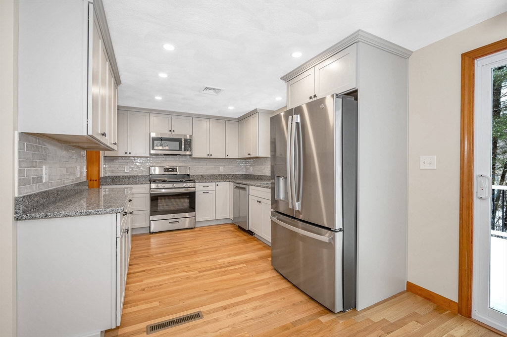 23 Meade Road Billerica, MA 01821 - Photo 9 of 42 Gallery Image 9