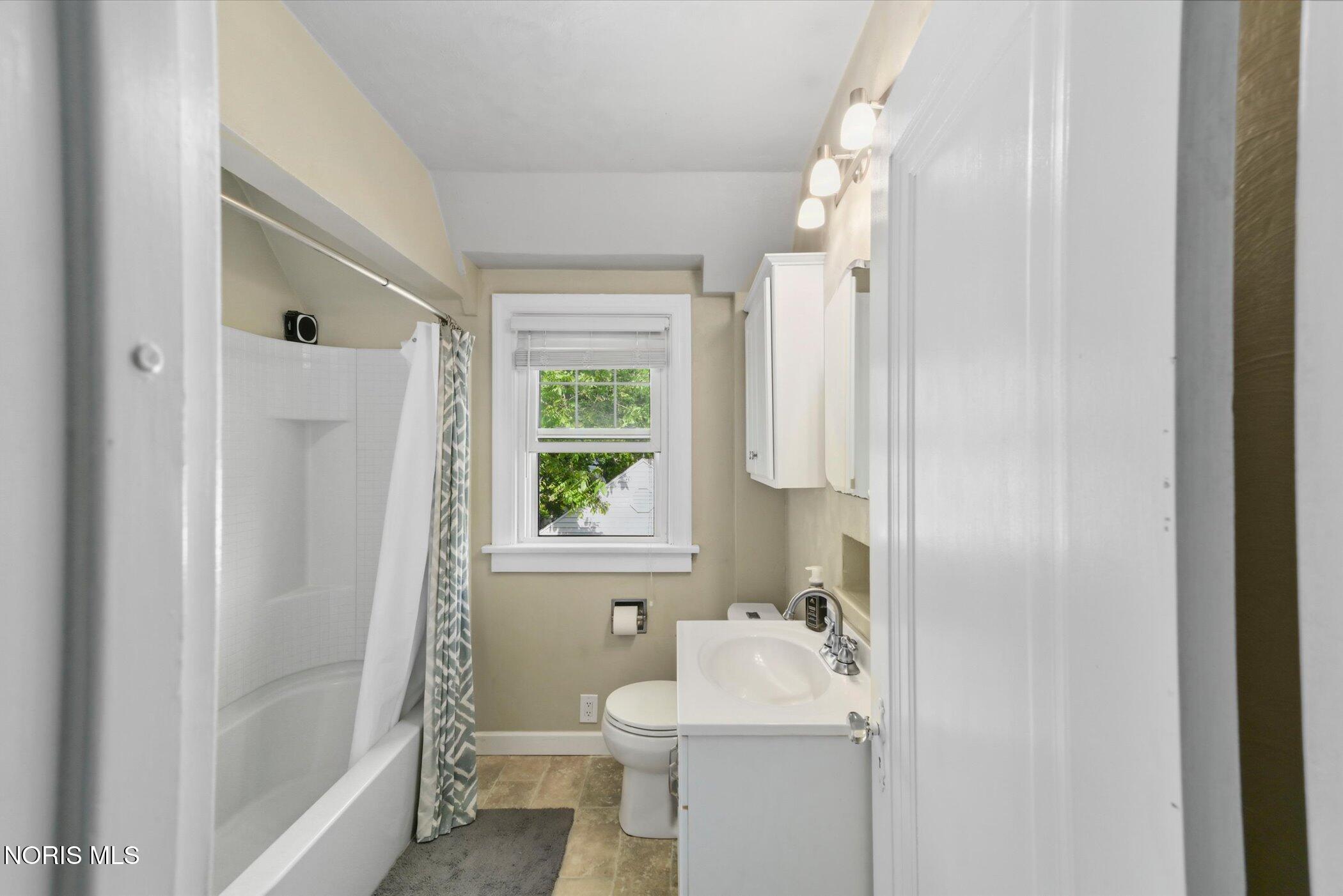 3716 Garrison Road Toledo, OH 43613 - Photo 16 of 32 16-DSC_8535