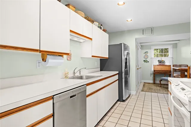 $625,000 | 119 Corey Lane, Middletown, RI 02842