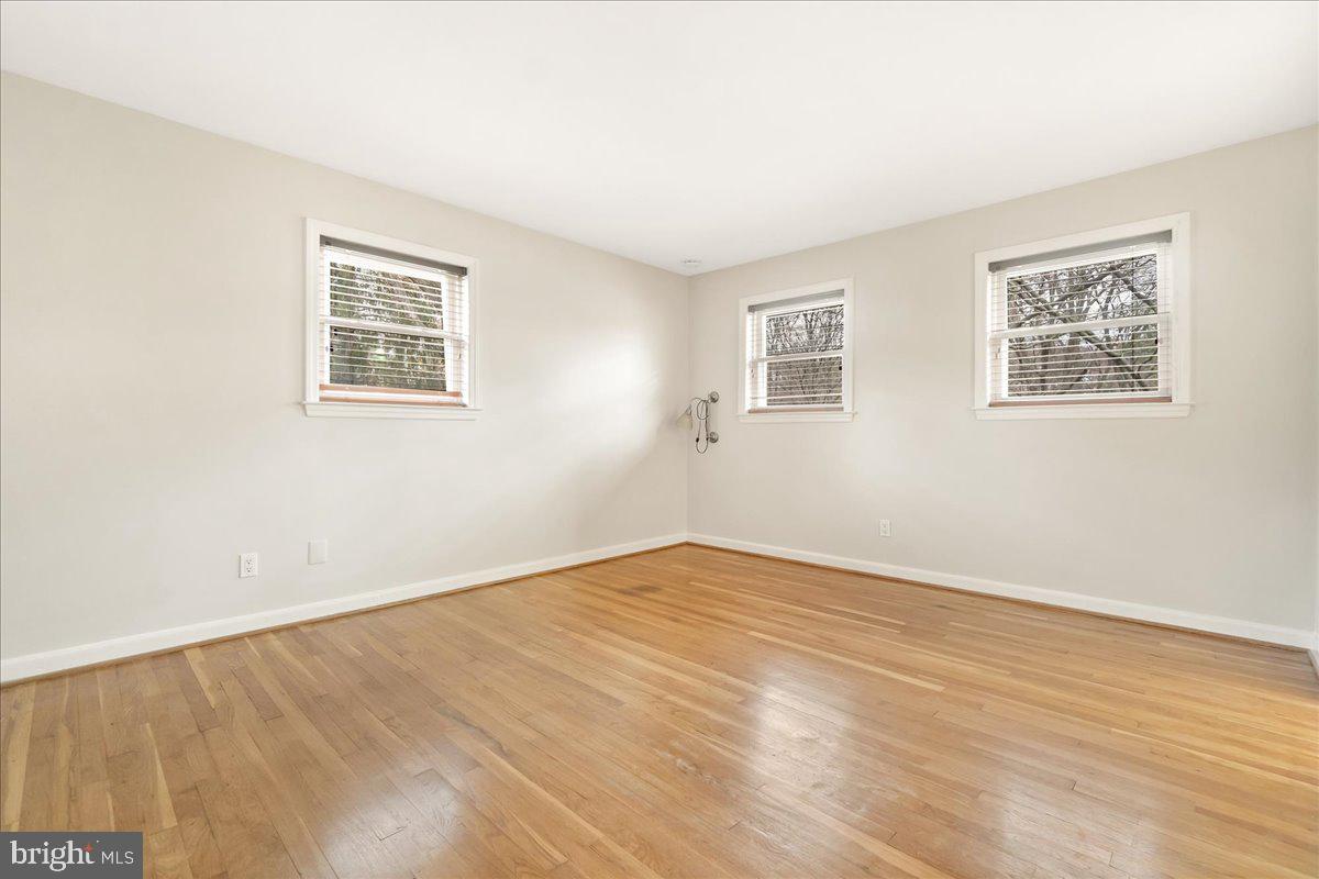 9522 Crosby Road Silver Spring, MD 20910 - Photo 14 of 39 Primary Bedroom