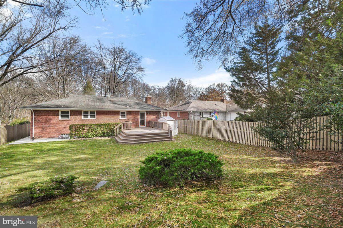 9522 Crosby Road Silver Spring, MD 20910 - Photo 33 of 39 Partially fenced