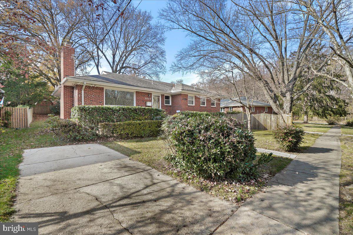 9522 Crosby Road Silver Spring, MD 20910 - Photo 36 of 39 Parking pad