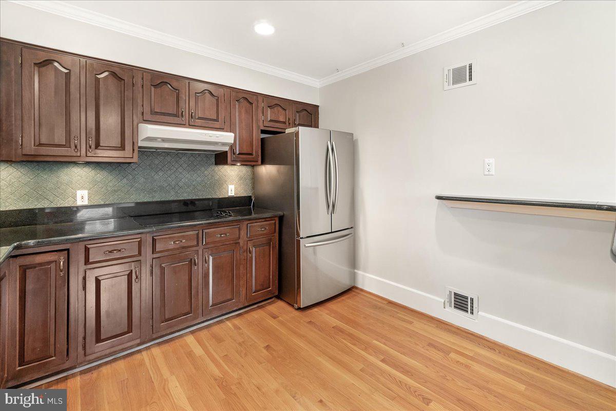 9522 Crosby Road Silver Spring, MD 20910 - Photo 10 of 39 Kitchen with hardwood flooring