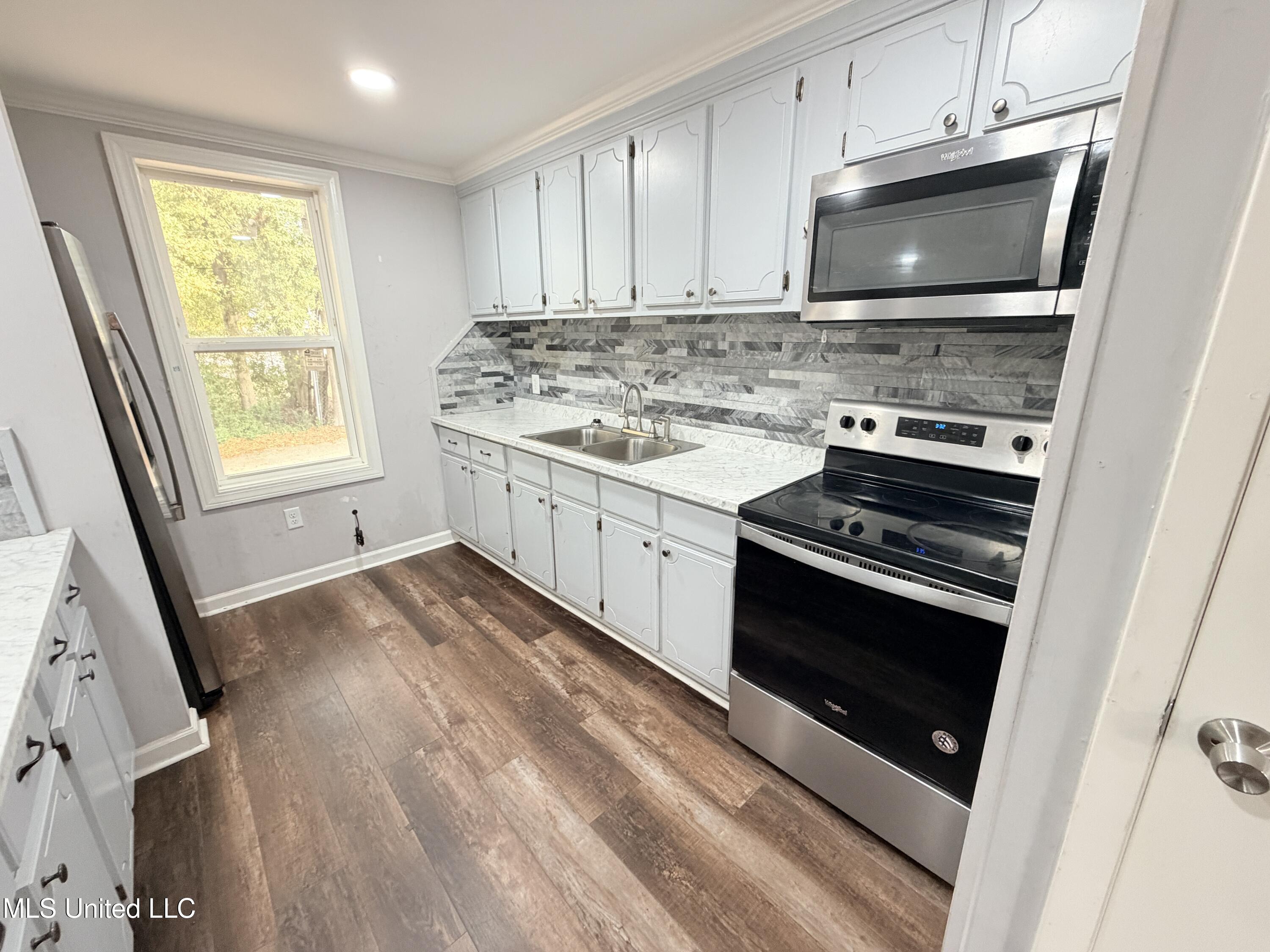 222 North 4th Avenue Cleveland, MS 38732 - Photo 3 of 13 Kitchen