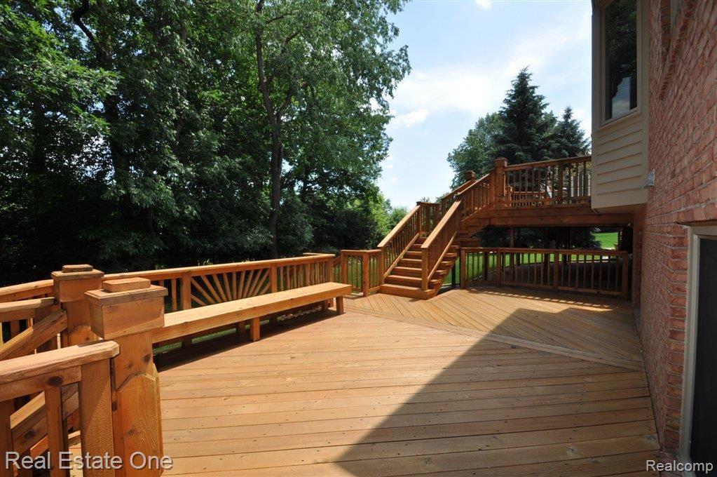 1864 Archers Pointe Rochester, MI 48306 - Photo 48 of 52 2 Tier Deck View to Upper