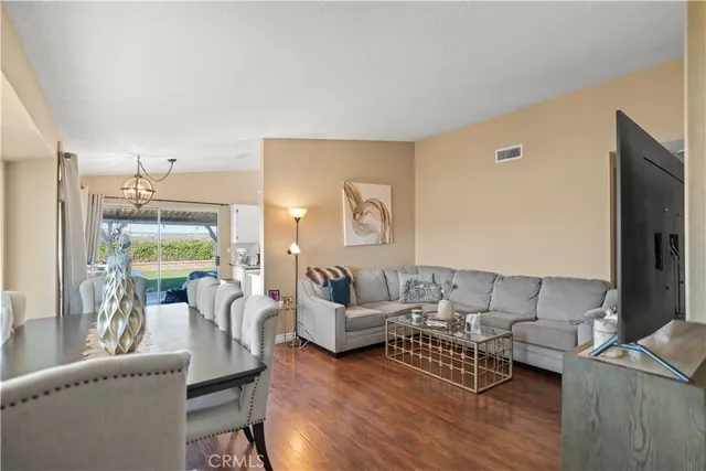 $925,000 | 27829 Carnegie Avenue, Santa Clarita, CA 91350