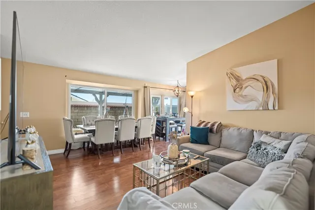 $925,000 | 27829 Carnegie Avenue, Santa Clarita, CA 91350