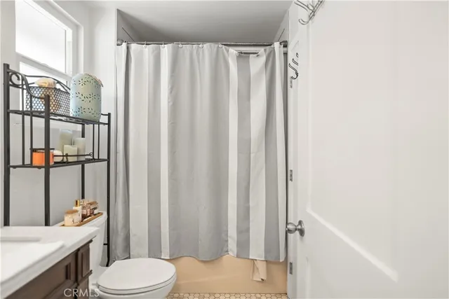 $925,000 | 27829 Carnegie Avenue, Santa Clarita, CA 91350