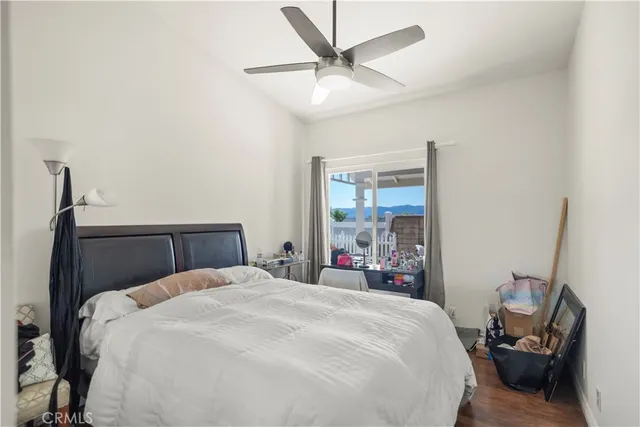 $925,000 | 27829 Carnegie Avenue, Santa Clarita, CA 91350