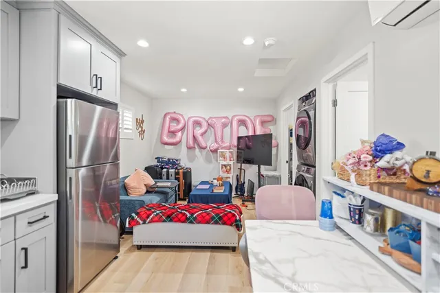 $925,000 | 27829 Carnegie Avenue, Santa Clarita, CA 91350