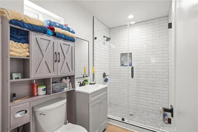 $925,000 | 27829 Carnegie Avenue, Santa Clarita, CA 91350