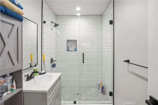 $925,000 | 27829 Carnegie Avenue, Santa Clarita, CA 91350