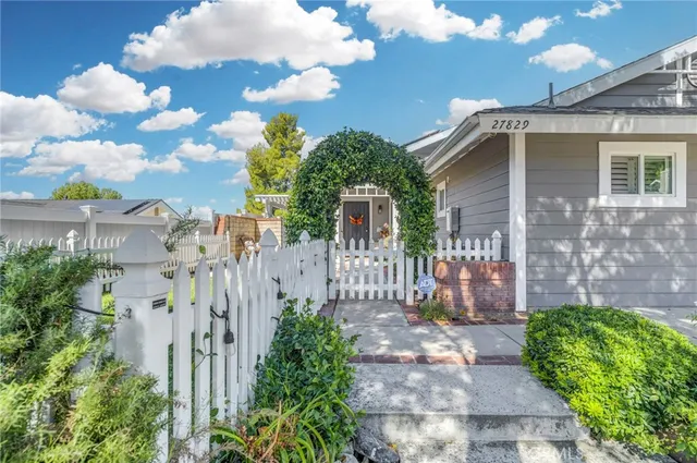 $925,000 | 27829 Carnegie Avenue, Santa Clarita, CA 91350