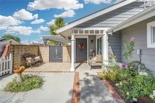 $925,000 | 27829 Carnegie Avenue, Santa Clarita, CA 91350