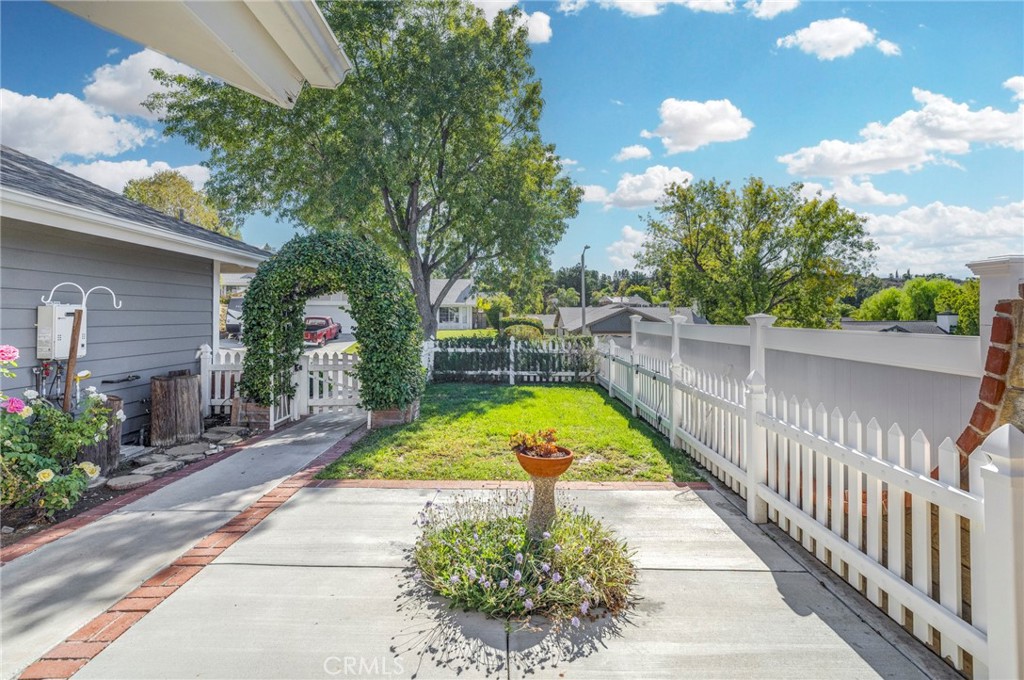 27829 Carnegie Avenue Santa Clarita, CA 91350 - Photo 10 of 46 a view of swimming pool