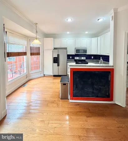 $3,800 | 6622 Frost Lake Lane, Alexandria, VA 22315