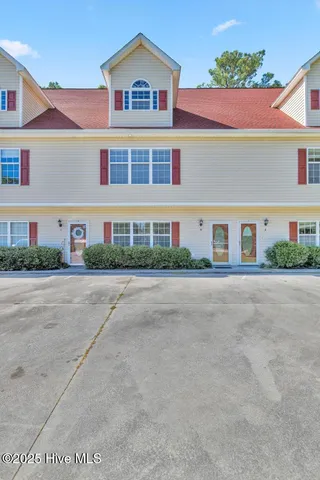$1,800 | 101 Ole Field Circle, Unit D, Newport, NC 28570