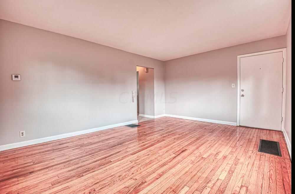 81 North Hampton Road, Unit A Columbus, OH 43213 - Photo 3 of 12 81 N Hampton LR 2