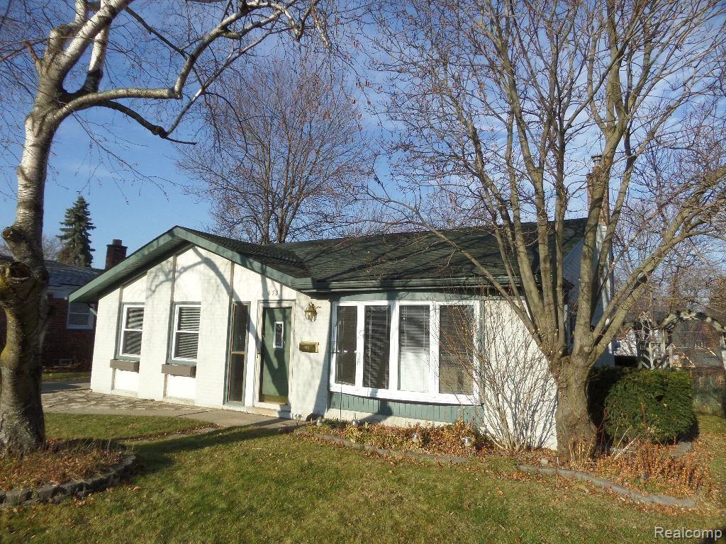 673 Romeo Road Rochester, MI 48307 - Photo 2 of 16 SAM_0559.jpg