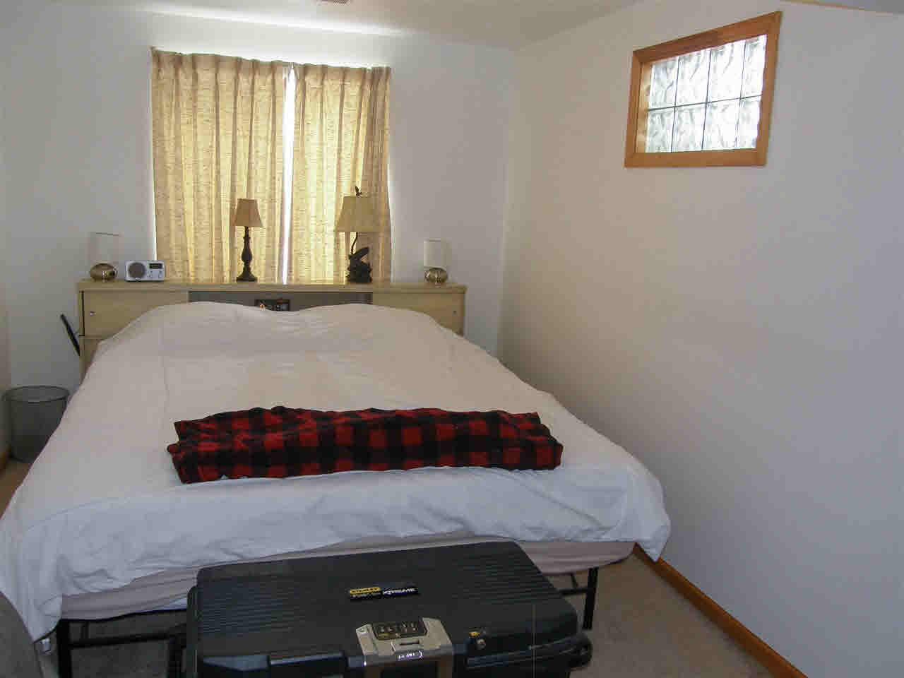 1080 South Graham Road Flint, MI 48532 - Photo 10 of 13 21425257-9.JPG