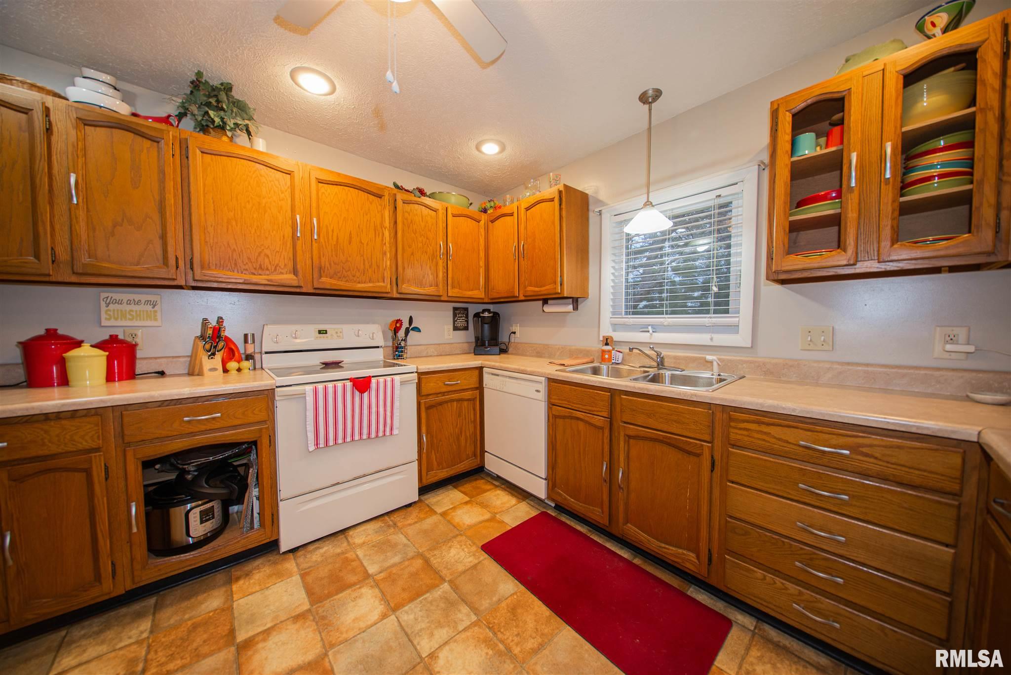 108 Philip Road Christopher, IL 62822 - Photo 10 of 36 Gallery Image 10