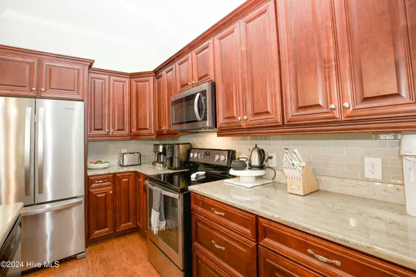 $2,300 | 373 Kerr Lake Road, Aberdeen, NC 28315