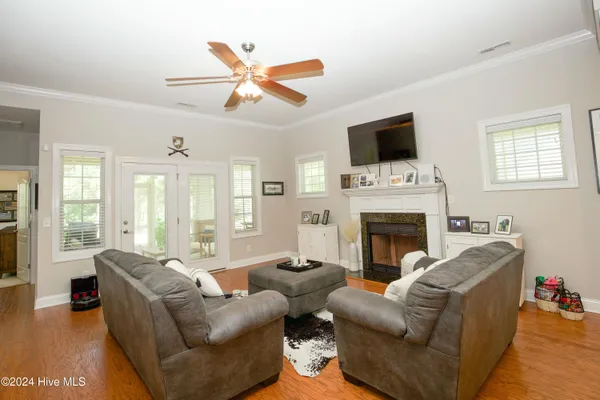 $2,300 | 373 Kerr Lake Road, Aberdeen, NC 28315