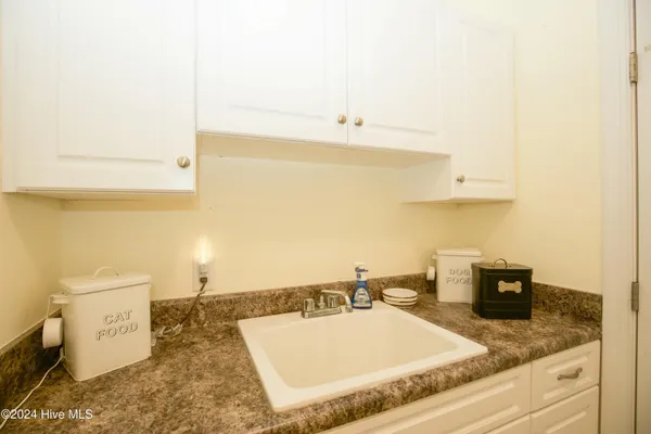 $2,300 | 373 Kerr Lake Road, Aberdeen, NC 28315