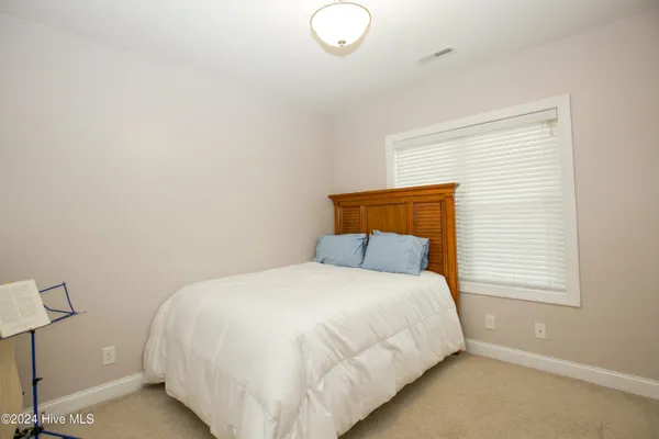 $2,300 | 373 Kerr Lake Road, Aberdeen, NC 28315