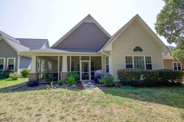 $2,300 | 373 Kerr Lake Road, Aberdeen, NC 28315