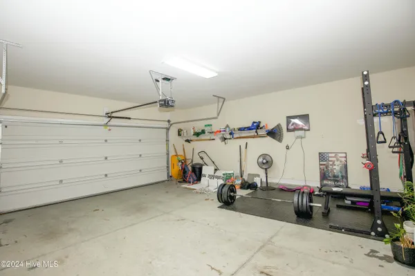 $2,300 | 373 Kerr Lake Road, Aberdeen, NC 28315