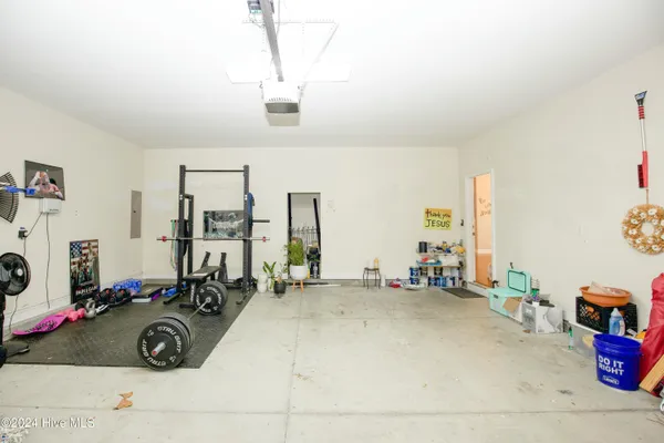 $2,300 | 373 Kerr Lake Road, Aberdeen, NC 28315