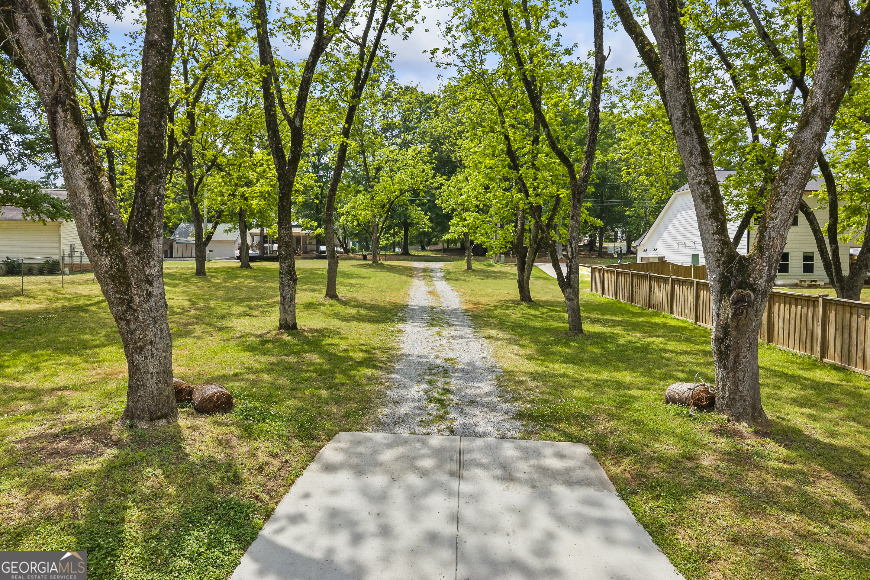 129 Wood Street Commerce, GA 30529 - Photo 6 of 65